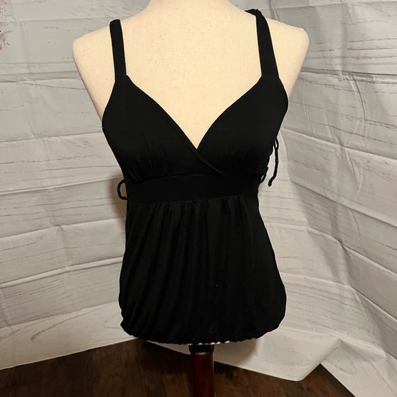 Chocolate Tops - Black top v neck